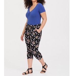 MOVING SALE! Torrid Black Floral Challis Jogger